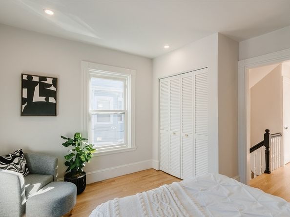 16 Blue Hill Ave, Milton MA 02186