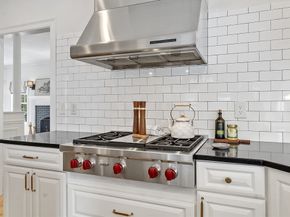 37 Stirling St, Andover MA 01810
