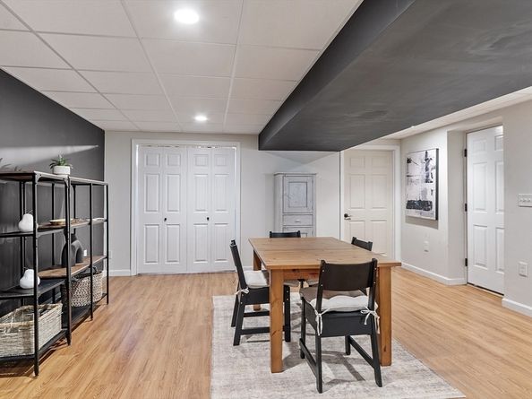 37 Stirling St, Andover MA 01810