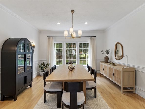 37 Stirling St, Andover MA 01810