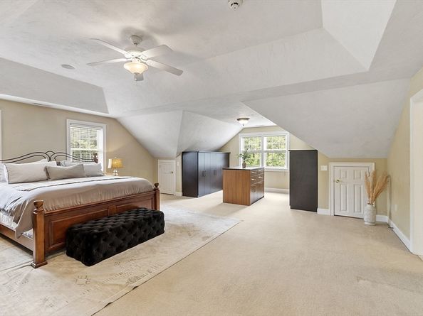 37 Stirling St, Andover MA 01810