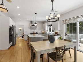 37 Stirling St, Andover MA 01810
