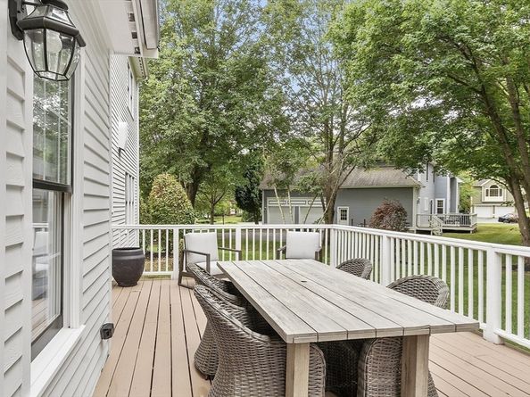 37 Stirling St, Andover MA 01810