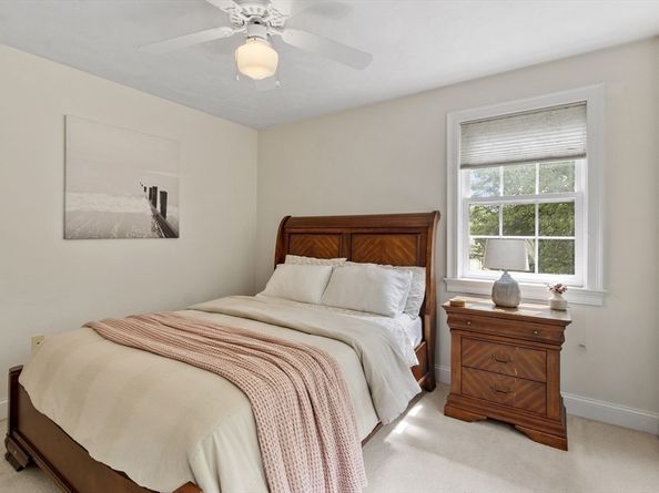 37 Stirling St, Andover MA 01810