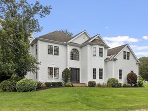 37 Stirling St, Andover MA 01810