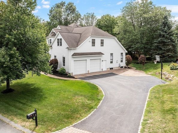 37 Stirling St, Andover MA 01810
