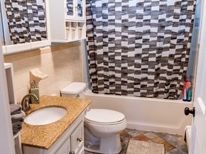 6 Carrington St, Blackstone MA 01504