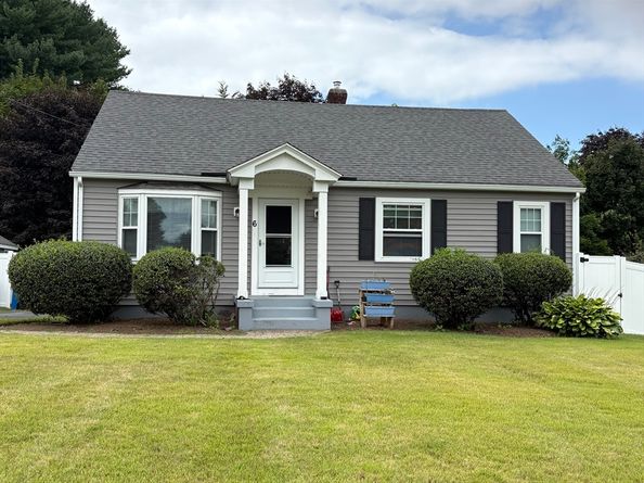 6 Carrington St, Blackstone MA 01504