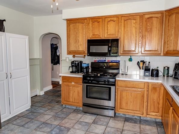 6 Carrington St, Blackstone MA 01504