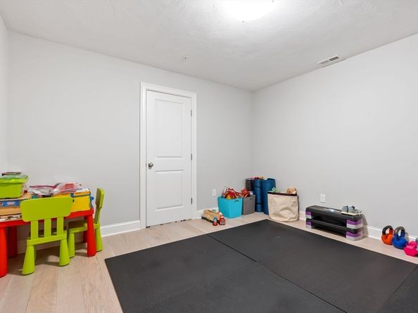 843 Ledgewood Way 843, Clinton MA 01510