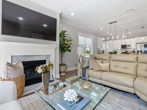 843 Ledgewood Way 843, Clinton MA 01510