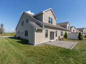 843 Ledgewood Way 843, Clinton MA 01510