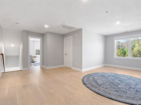 843 Ledgewood Way 843, Clinton MA 01510