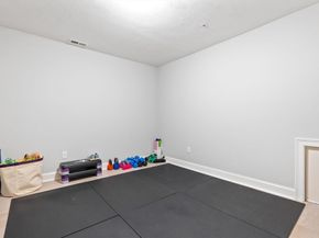 843 Ledgewood Way 843, Clinton MA 01510