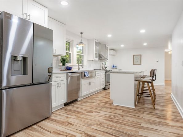 15 Neds Point, Mattapoisett MA 02739