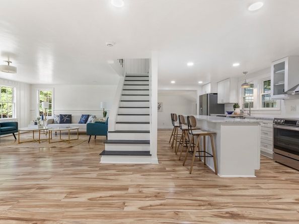 15 Neds Point, Mattapoisett MA 02739