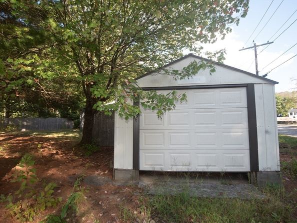 20 Dana Road, Barre MA 01005