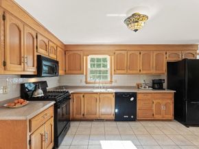 40 Agostino Dr, Wilmington MA 01887
