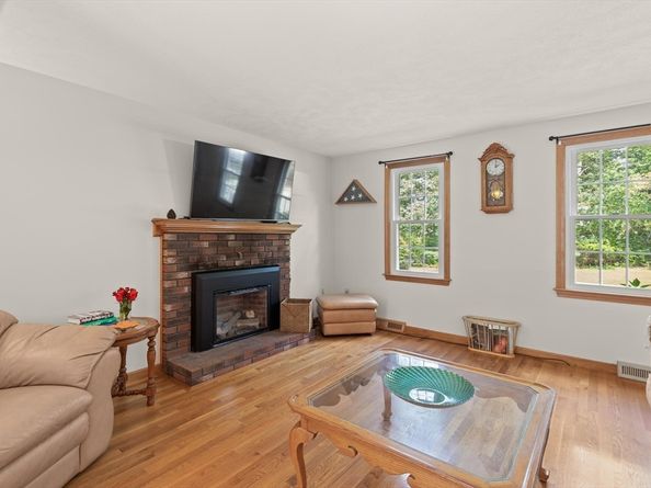 40 Agostino Dr, Wilmington MA 01887