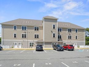 15 Church St 302, Wilmington MA 01887