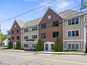 15 Church St 302, Wilmington MA 01887