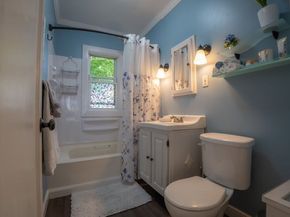 352 Charles River Rd 352, Watertown MA 02472