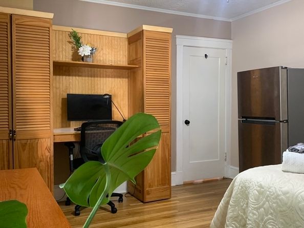 352 Charles River Rd 352, Watertown MA 02472