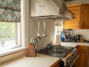 352 Charles River Rd 352, Watertown MA 02472