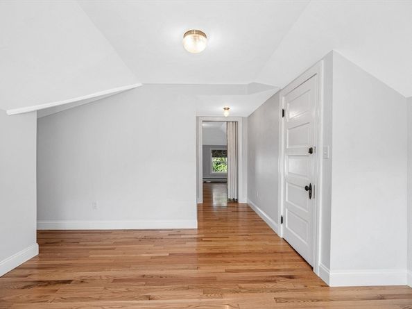 21 Crest Ave, Chelsea MA 02150