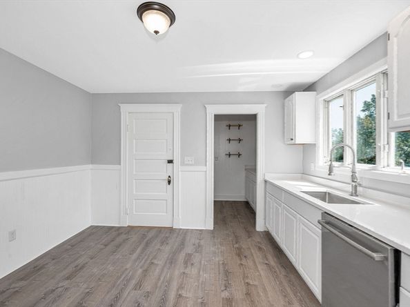 21 Crest Ave, Chelsea MA 02150