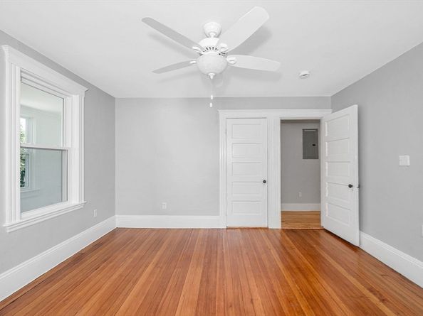 21 Crest Ave, Chelsea MA 02150