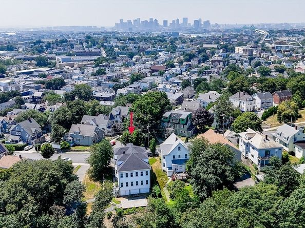 21 Crest Ave, Chelsea MA 02150