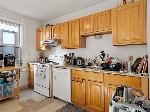 182 Harvard 3, Cambridge MA 02138