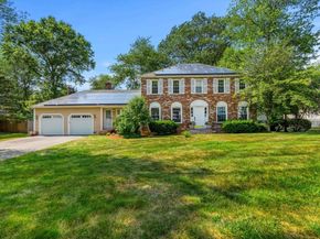 58 Berkeley Rd, North Andover MA 01845