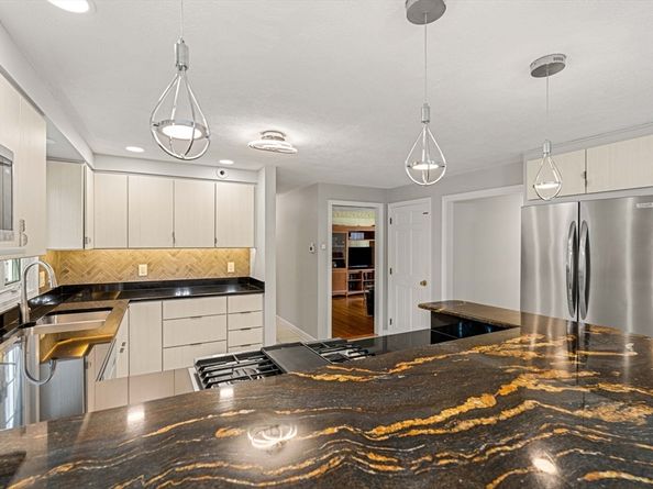 58 Berkeley Rd, North Andover MA 01845