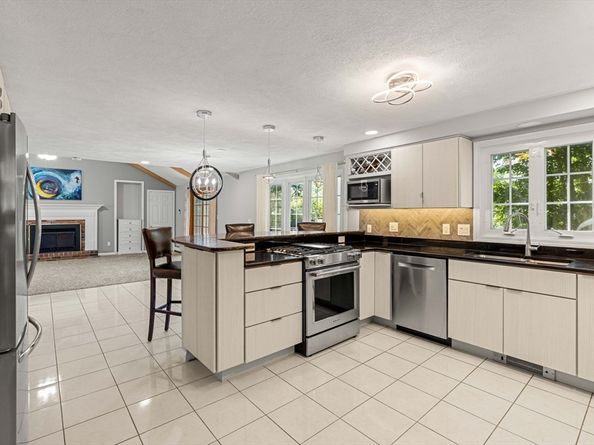 58 Berkeley Rd, North Andover MA 01845