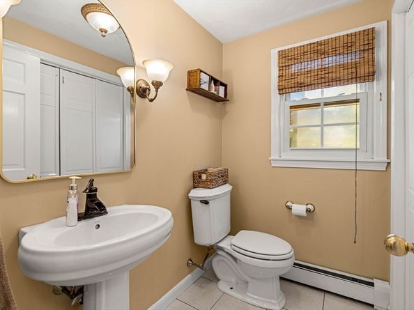 58 Berkeley Rd, North Andover MA 01845