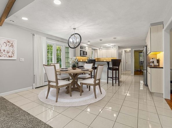 58 Berkeley Rd, North Andover MA 01845