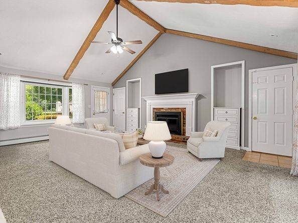 58 Berkeley Rd, North Andover MA 01845