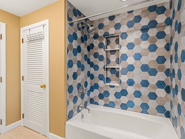 58 Berkeley Rd, North Andover MA 01845