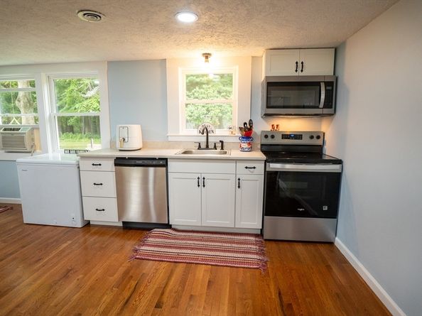 202 West St, Plympton MA 02367