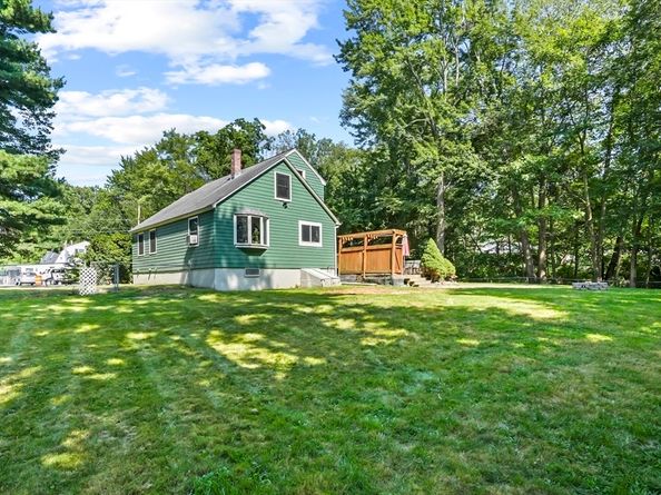 9 Oregon Road, Southborough MA 01772