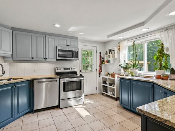 9 Oregon Road, Southborough MA 01772