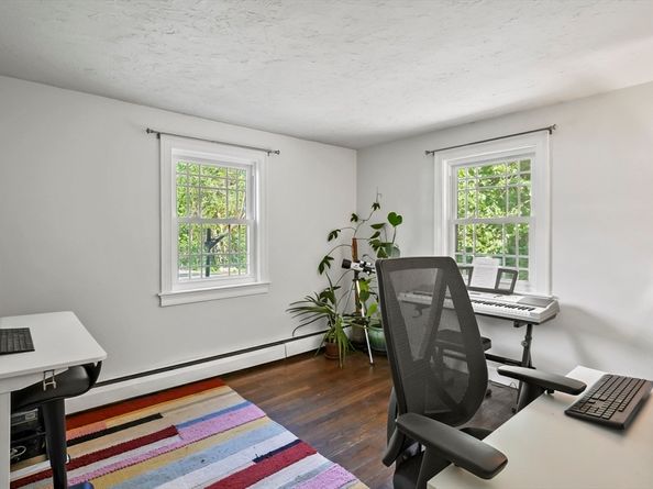 9 Oregon Road, Southborough MA 01772