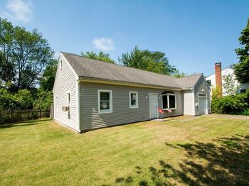 15 Cushing Rd
