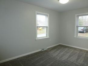 1 Summer Village Rd, Westford MA 01886
