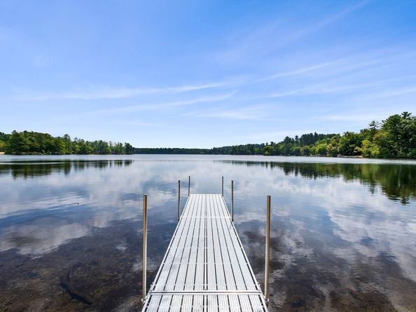 1 Summer Village Rd, Westford MA 01886