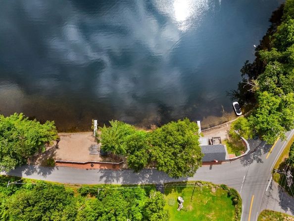 1 Summer Village Rd, Westford MA 01886