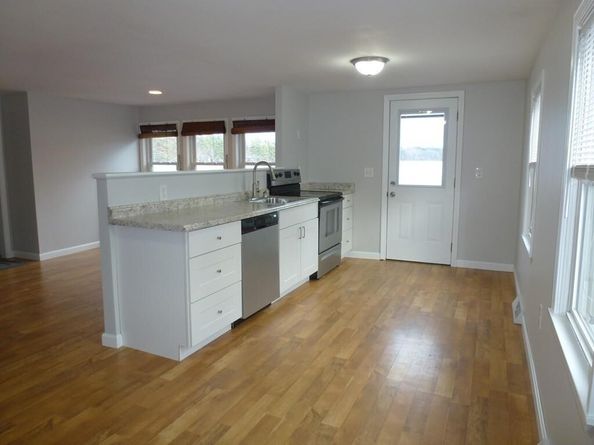 1 Summer Village Rd, Westford MA 01886