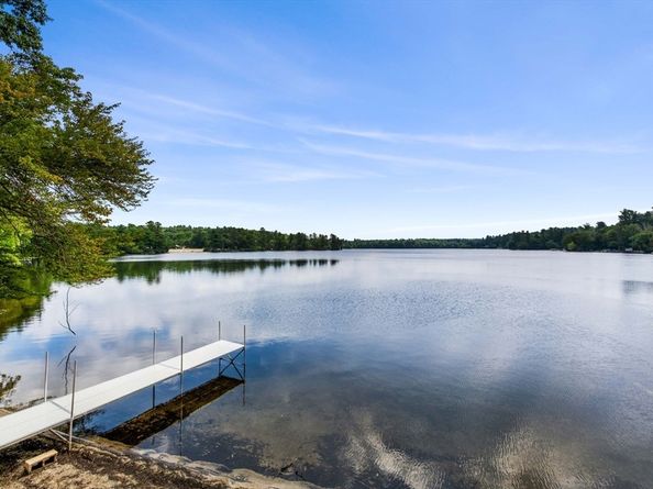 1 Summer Village Rd, Westford MA 01886